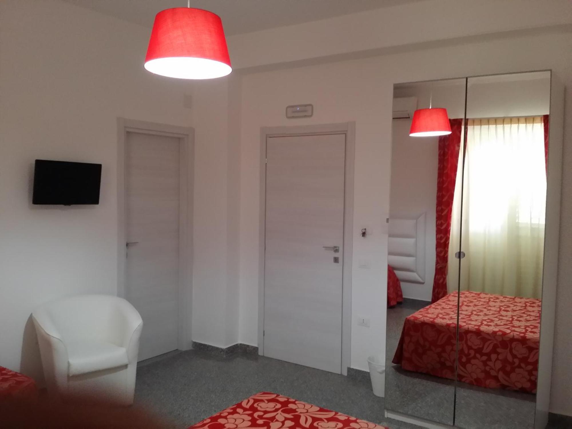Le Castella B&B Restaurant Экстерьер фото
