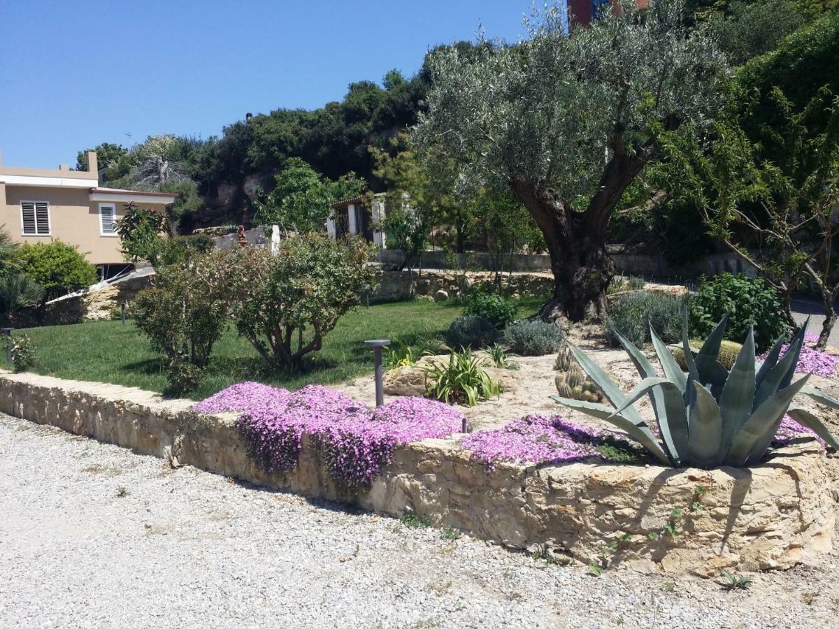 Le Castella B&B Restaurant Экстерьер фото